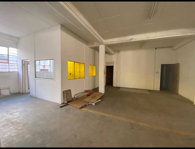 2,210M² WAREHOUSE FOR SALE IN INDUSTRIA NORTH